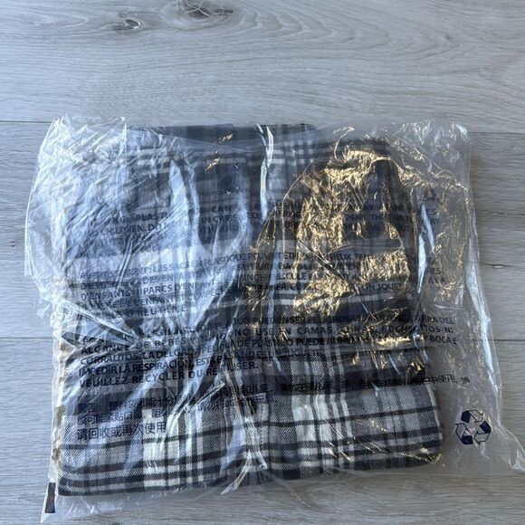 American Eagle Flannel Plaid Shirt‎ Large Grey NWT in packaging - Picture 8 of 8